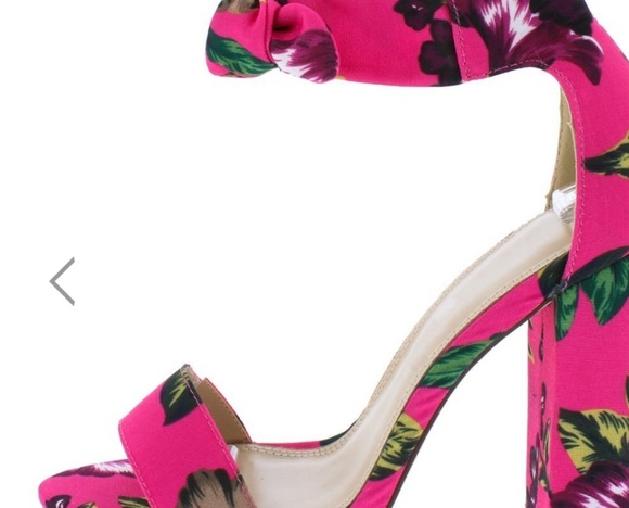 Shoes at an affordable price - Picture 3 of 4